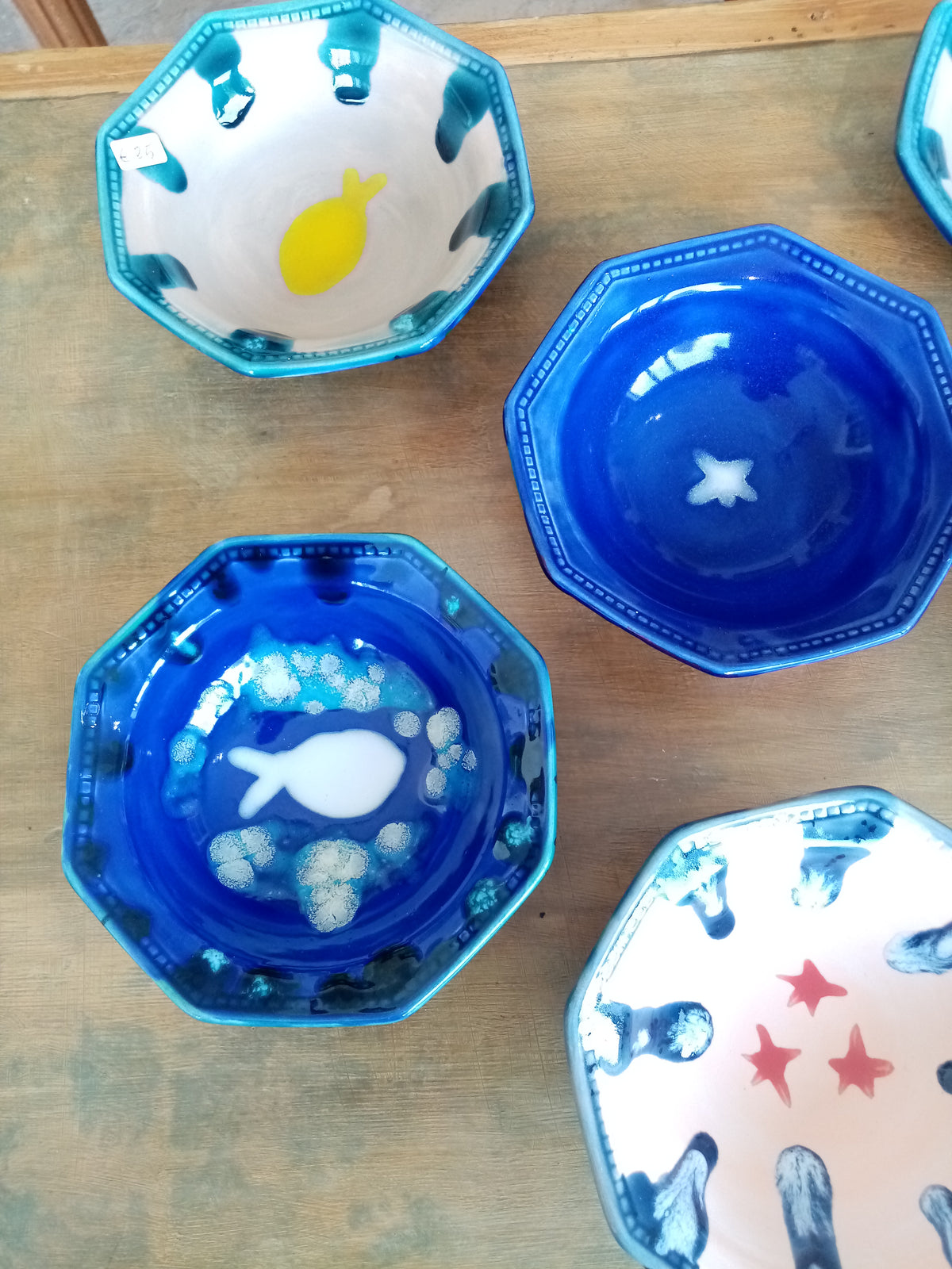 Dettaglio ciotole ceramica variegate decorazioni diverse - ogni pezzo unico