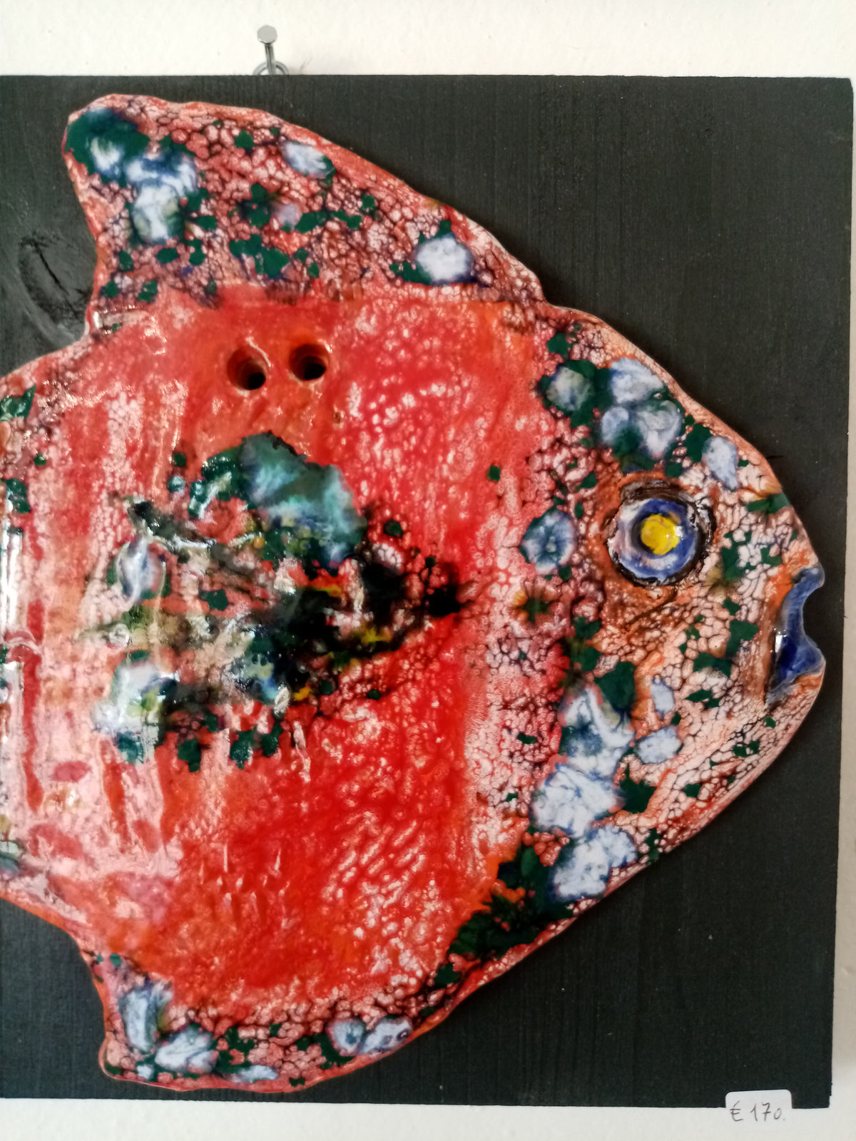 Poisson au Crochet Rouge – Sculpture en Céramique Artistique Faite à la Main