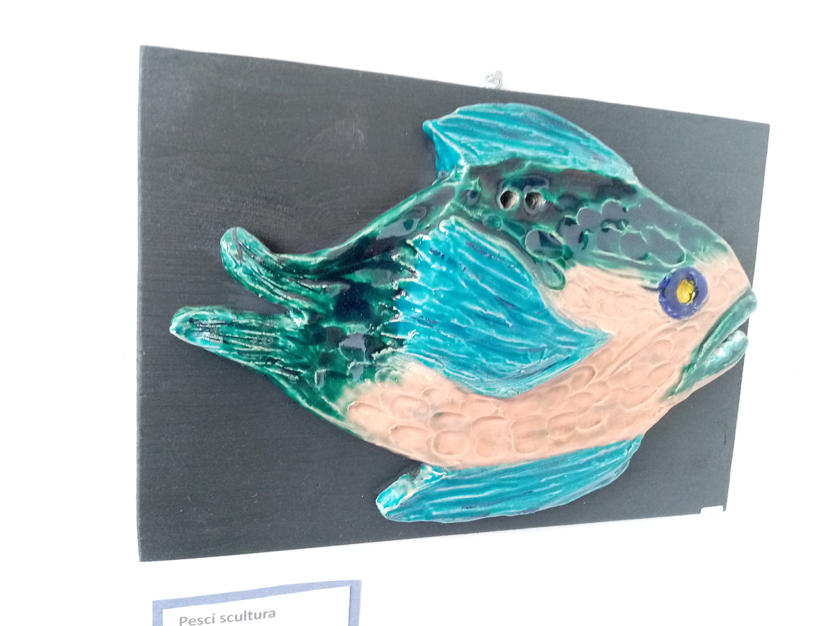 Poisson Le Tyran Sculpture Céramique Faite Main sur Bois | Casal dei Pruni Déco