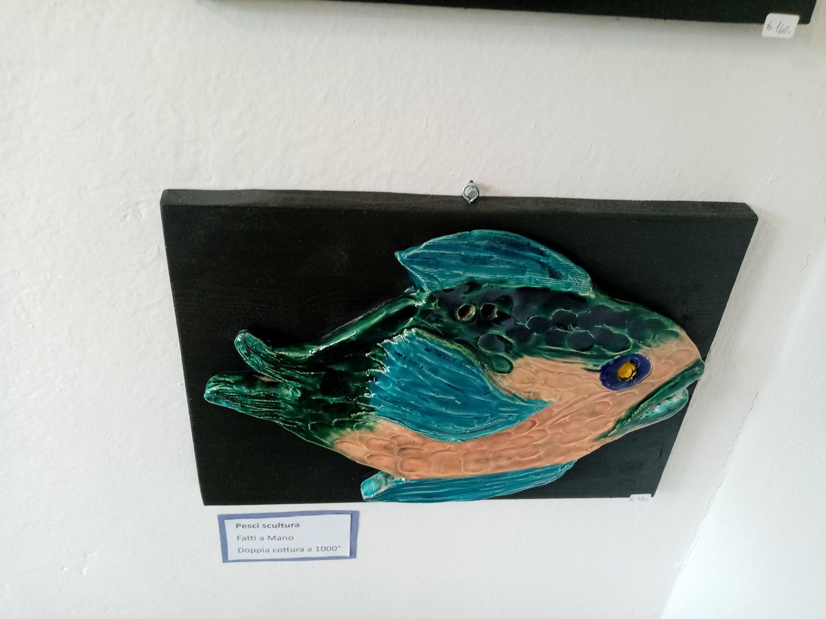 Poisson Le Tyran Sculpture Céramique Faite Main sur Bois | Casal dei Pruni Déco