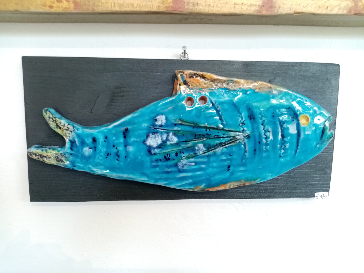 The Skinny Fish Artistic Ceramic Sculpture Handmade on Wood | Casal dei Pruni Déco