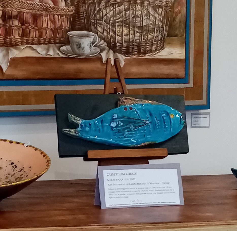 The Skinny Fish Artistic Ceramic Sculpture Handmade on Wood | Casal dei Pruni Déco