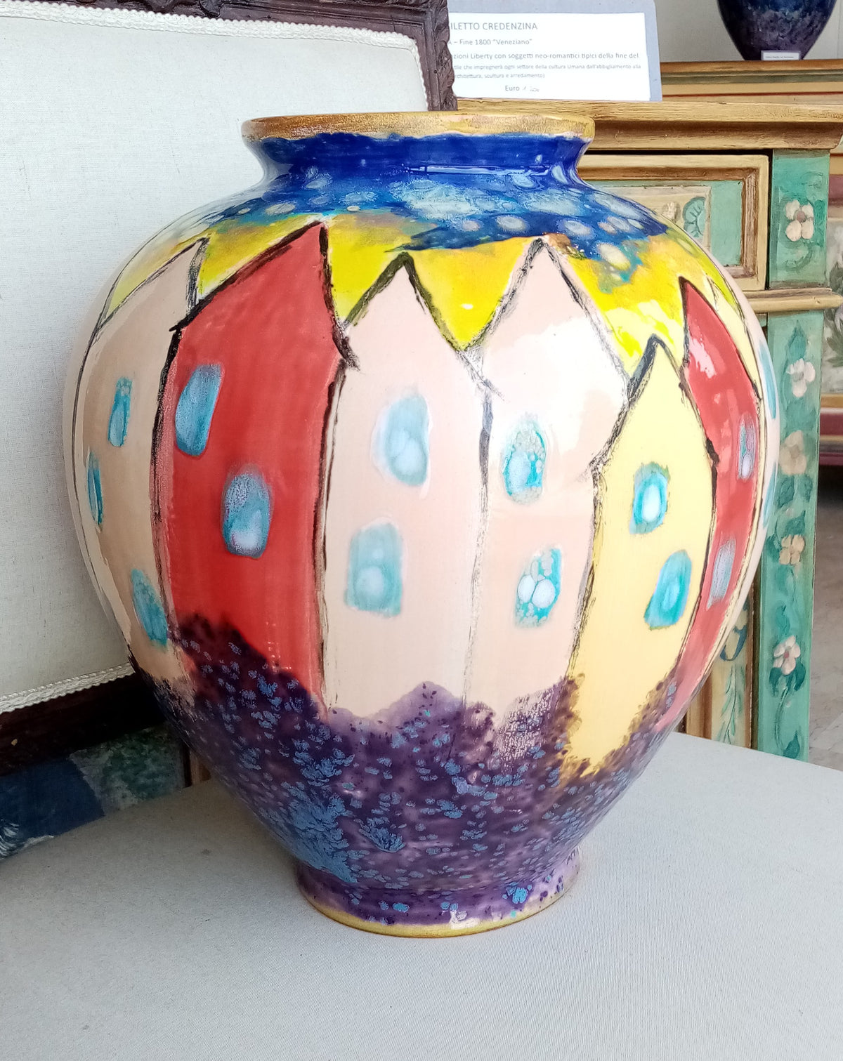 Vaso ceramica con case dimensioni 30x33cm - vista laterale artigianale