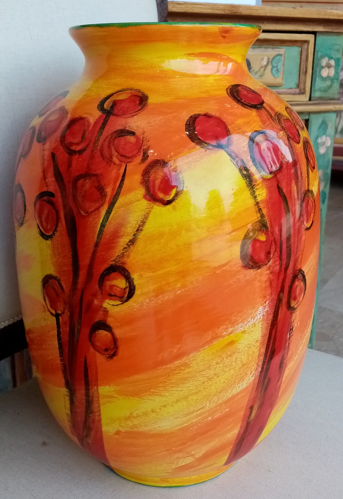 Vaso ceramica mele rosse fatto a mano al tornio - vista frontale