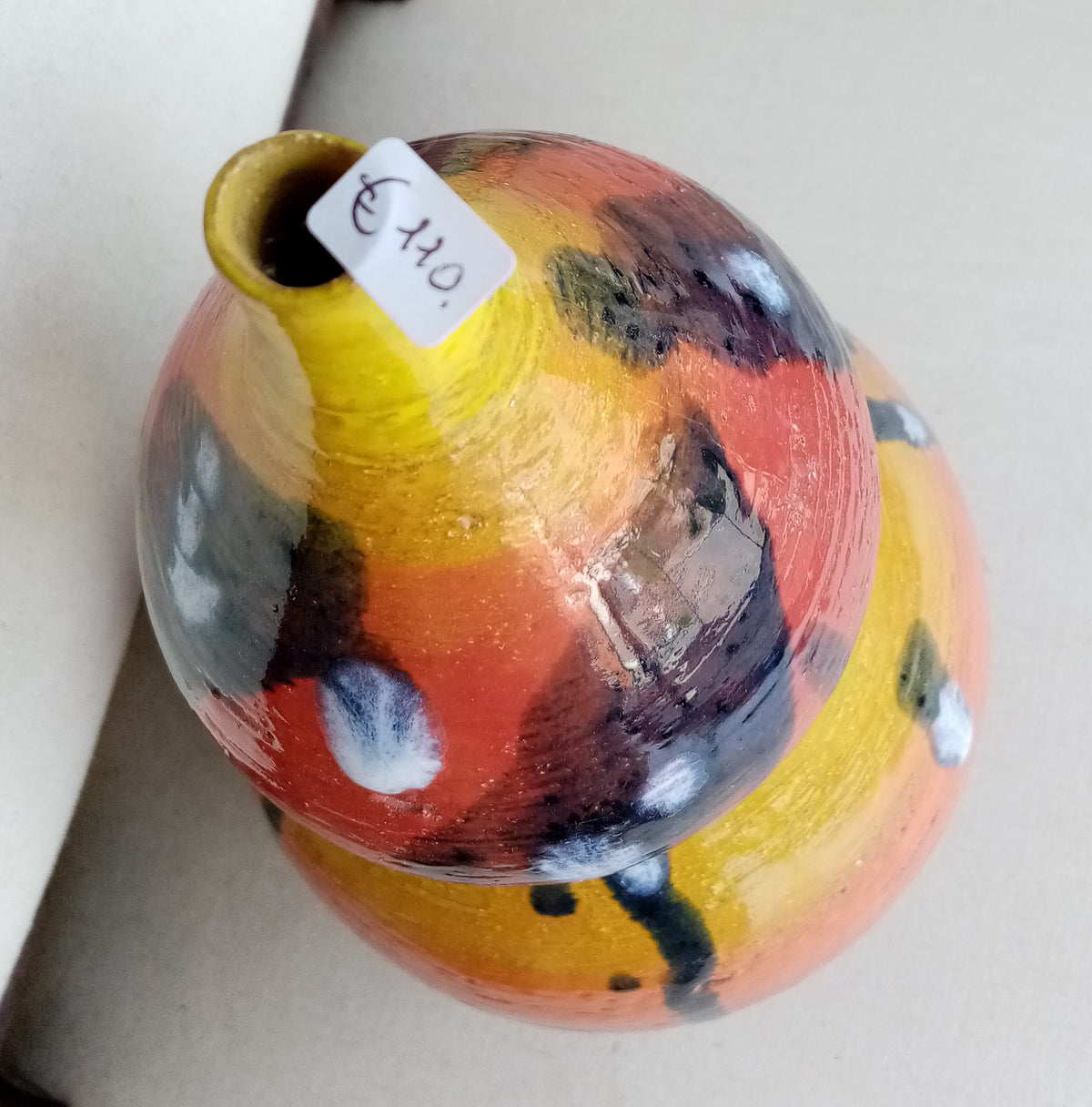 vaso moderno in ceramica, cotto  due volte a 1000° pezzo unico , arredamento di classe